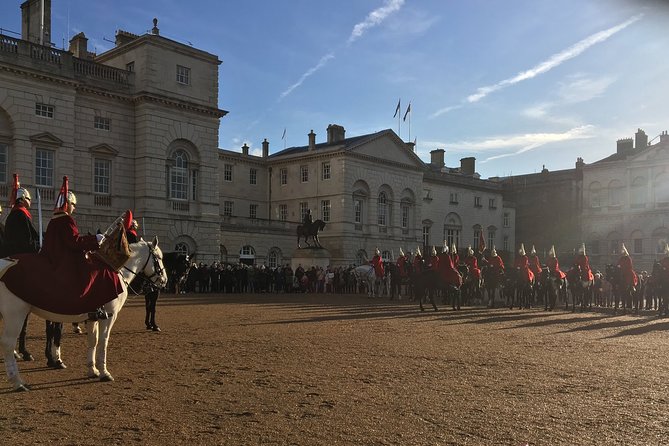 Private Guided and Chauffeured Tour of London - Tower of London, Buckingham Palace, and photo stops you actually remember
