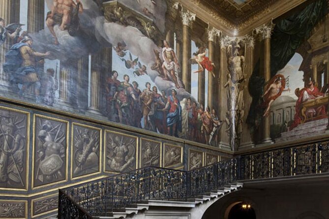 Private Guided Tour of Hampton Court Palace - Meet Sheila Dunsmore, and why her style matters in a palace this busy