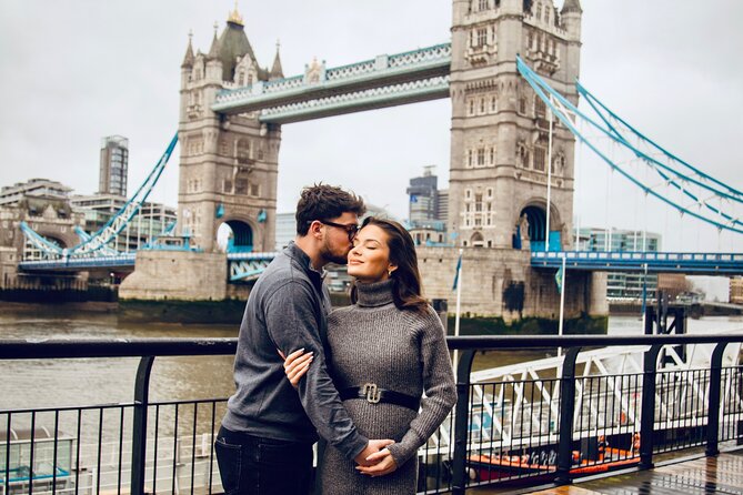 Private landmarks photoshoot for families and couples - Buckingham Palace VIP time: what you can photograph, and what to plan around