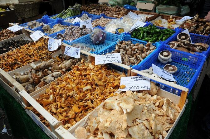 PRIVATE London Food Tours - Borough Market, Soho, East End - Starting with a welcome cocktail, then switching to full-on eating