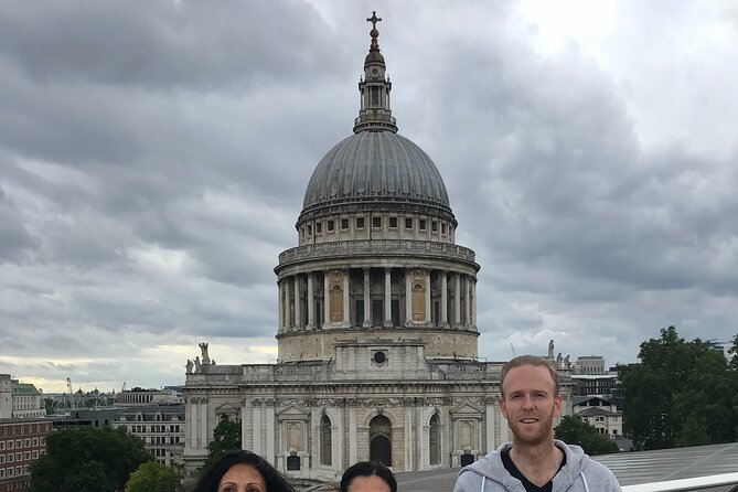Private London Highlights Tour with Experienced Guide in Taxi - Comfort perks that actually help, from panoramic roof to Wi‑Fi