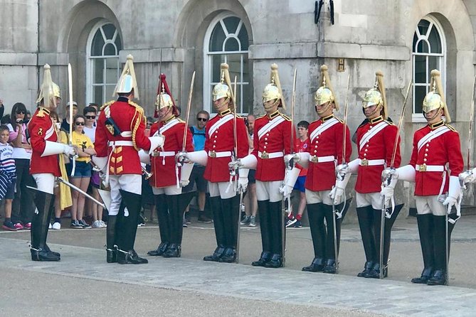 Private London Highlights Tour with Experienced Guide in Taxi - The 3.5-hour highlights route, stop by stop