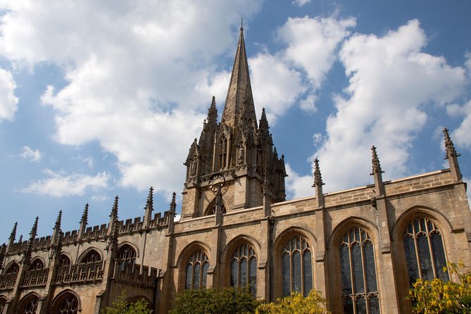 Private Oxford Walking Tour With University Alumni Guide - Hertford Bridge, City Walls, and the Walk Between Beauty and History