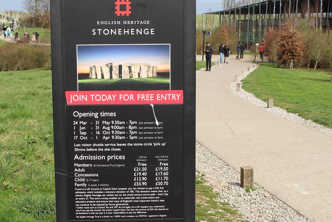 Private Pre Cruise Excursion Transfer London to Southampton Port Via Stonehenge - Optional Salisbury Cathedral stop if your schedule allows