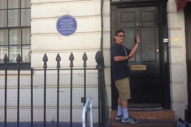 Private Sherlock Holmes Walking Tour in London - Old Bailey, executions, and why this street feels darker