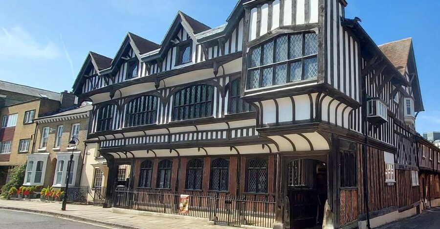 Private Southampton Walking Tour - City Walls and the Tudor House, how “old Southampton” really looked