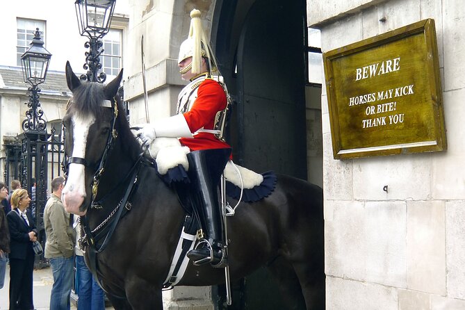 Private Tour: Black Taxi Tour of London - St James’s Palace and Horse Guards Parade drive-by stories