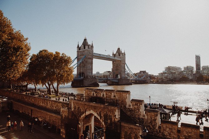 Private Tour of The Tower of London - White Tower highlights, armor, and an interactive break