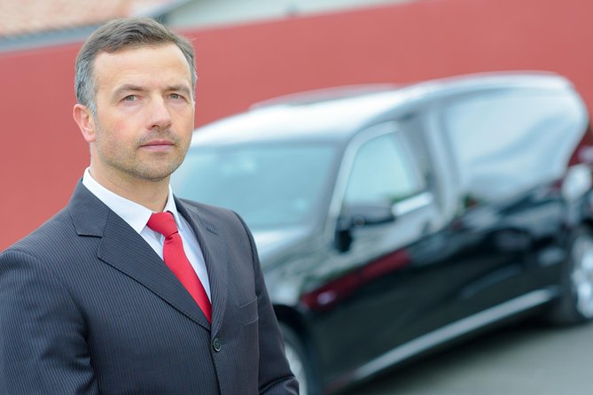 Private transfer from Heathrow to your London Hotel - Heathrow Arrival, Name Sign Pickup, and Flight Tracking That Actually Reduces Stress