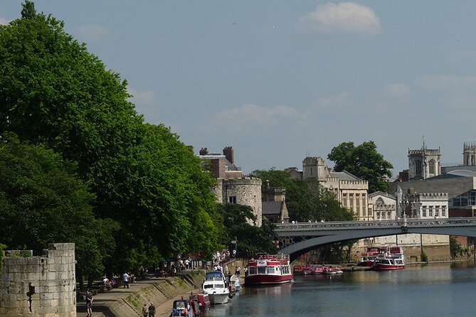 Private Viking Walk of York - Why York’s Viking layers work so well on foot