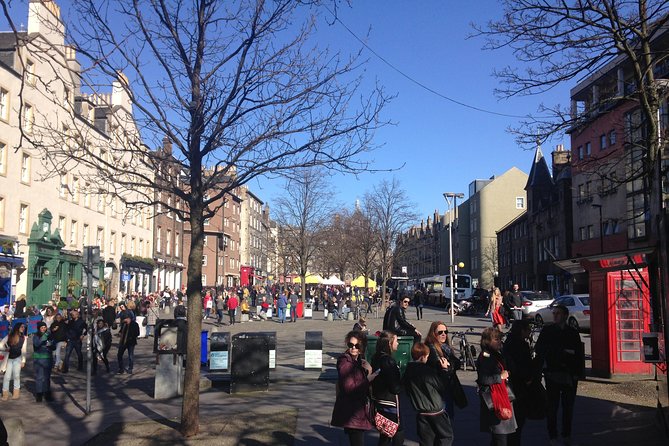 Private Walk: Edinburgh Old Town and New Town - Victoria Street and the Upper Bow: the Royal Mile, up close