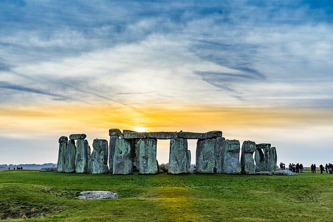 Private Windsor Castle and Stonehenge Day Tour - Stop 1: Stonehenge at a pace that helps you see details