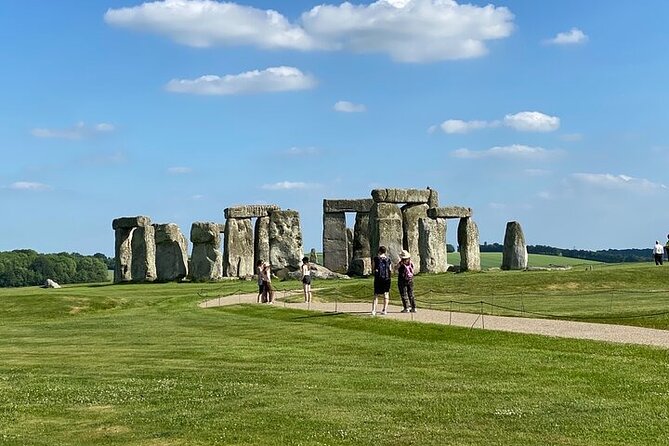 Private Windsor Castle and Stonehenge Day Tour - The guides are the difference, and it shows in the details