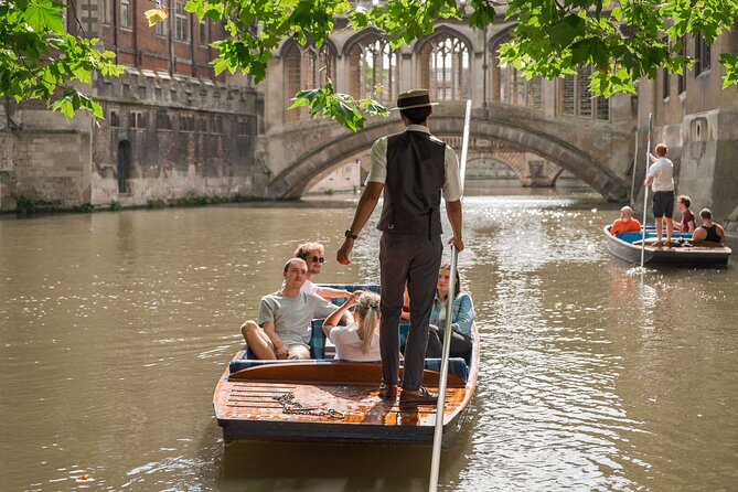 Punting Tour in Cambridge - Price and group setup: what you are actually paying for