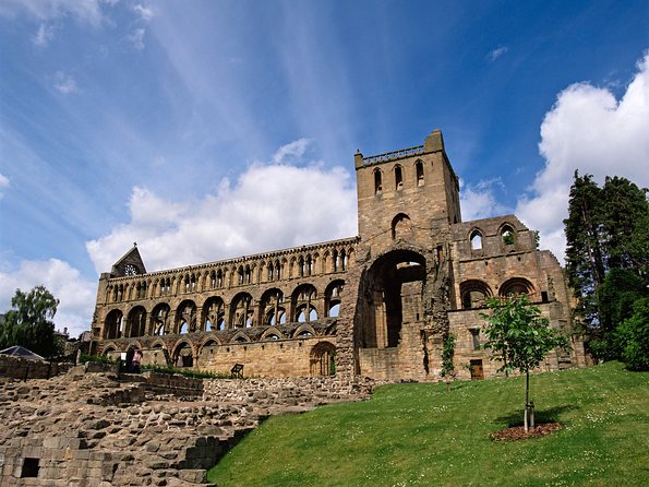 Rosslyn Chapel and Hadrian's Wall Small Group Tour from Edinburgh - Jedburgh Abbey and a Quick Market Town Photo Stop