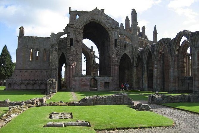 Rosslyn Chapel and Scottish Borders Small-Group Day Tour from Edinburgh - The Mercedes mini-coach comfort and group vibe