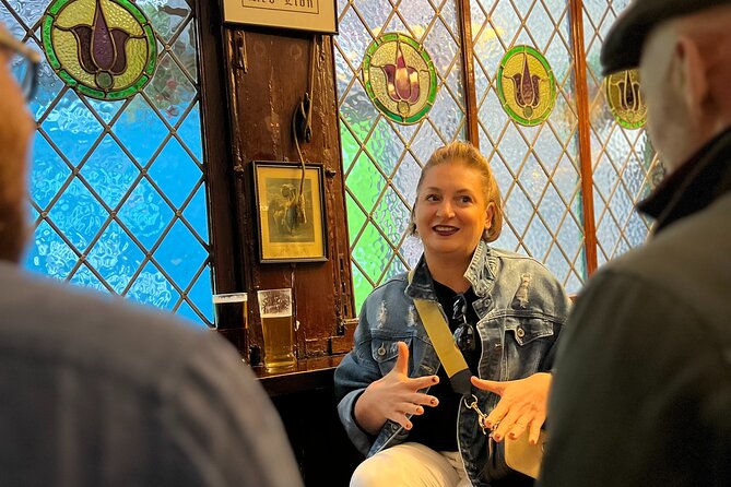 Royal Historic Pubs Walking Guided Tour in London - Small Group Size Means You Get Personal Attention