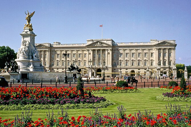 Royal London Guided Tour with Changing of the Guard - Coach comfort, audio headsets, and photo-stop pacing