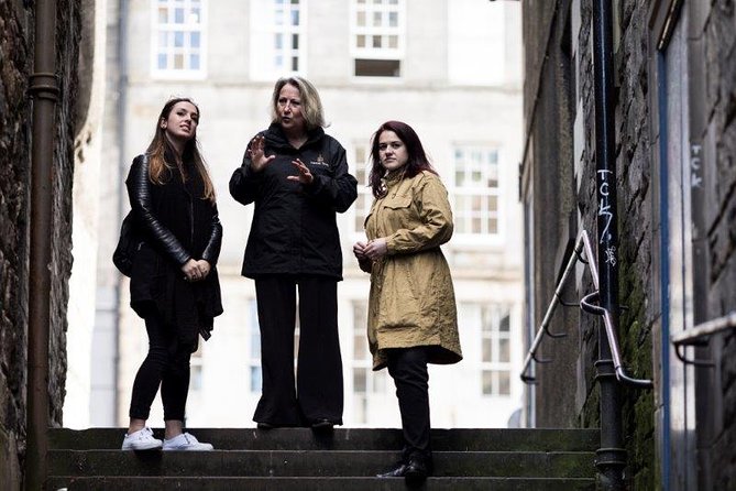 Royal Mile and Edinburgh Castle - Small Group Walking Tour - Old Town on foot, the Royal Mile stories, and John Knox House