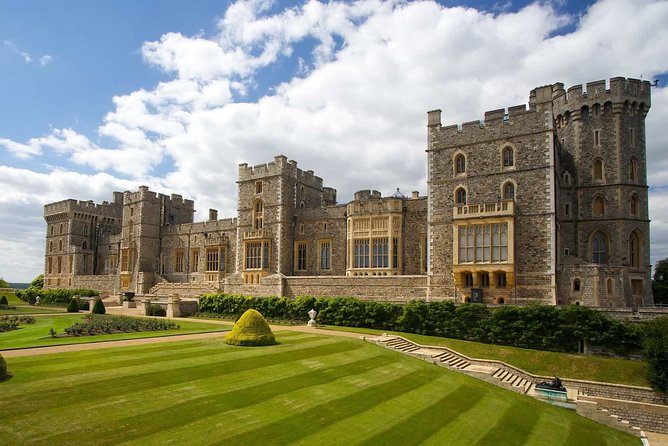 Royal Windsor Afternoon Tour from London - Photo Strategy: Windsor Lawns and the Exterior Shot List