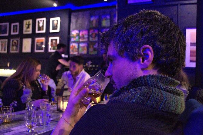 Scotch Whisky Tasting - The True Spirit of Scotland - How the guide turns tasting into a skill
