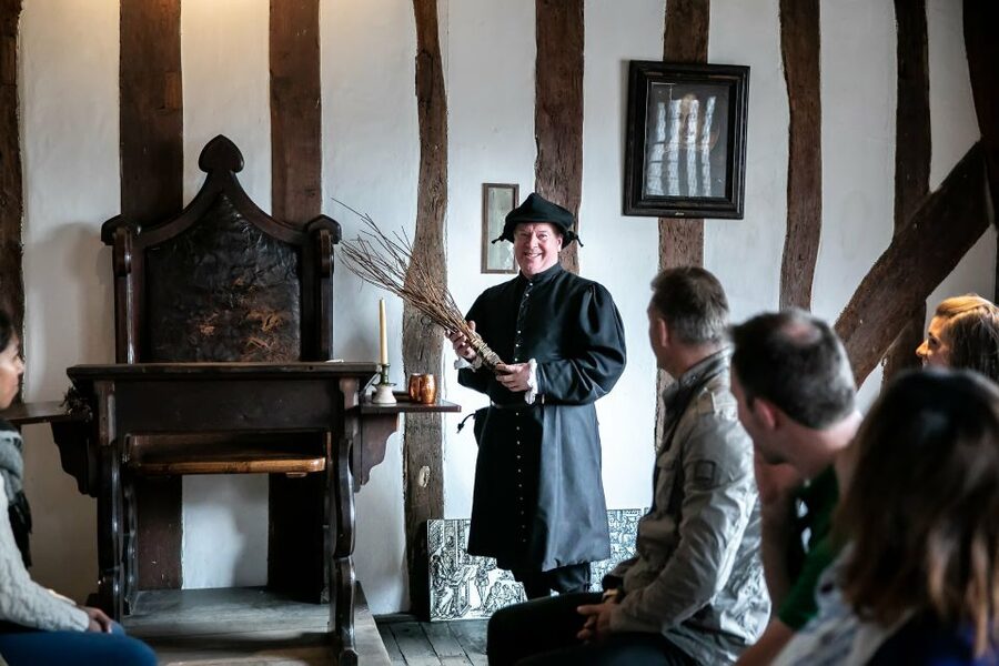 Shakespeare's Schoolroom and Guildhall Entrance Tickets - Shakespeare’s Schoolroom and Guildhall, in One Hour