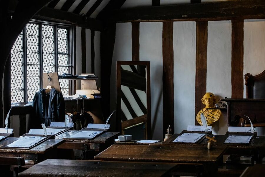 Shakespeare's Schoolroom and Guildhall Entrance Tickets - Guildhall Entrance: A Medieval Building from 1420