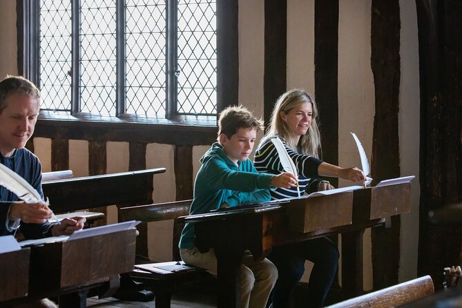 Shakespeare's Schoolroom & Guildhall Entry Ticket and Tour - How Guides Like Regina Set the Tone