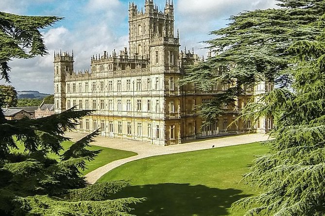 Shared Group Downton Abbey and Highclere Castle Tour from London - Morning run from Marble Arch, with Downton trivia on the way