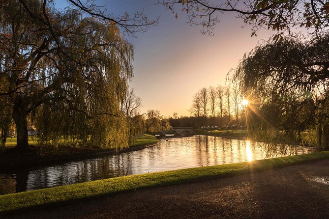 Shared Guided Punting Tour of Cambridge - Why this River Cam punt is such an easy win