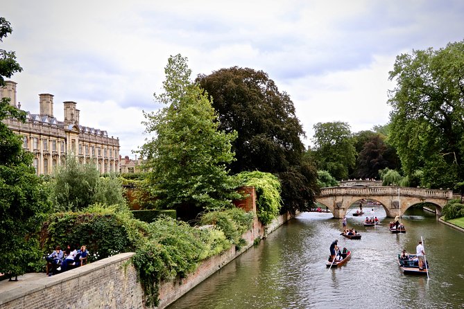 Shared Punt Tour - Cambridge - A 50-minute shared punt that shows you Cambridge from the water