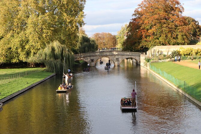 Shared Punt Tour - Cambridge - Shared versus private: who this punt fits best