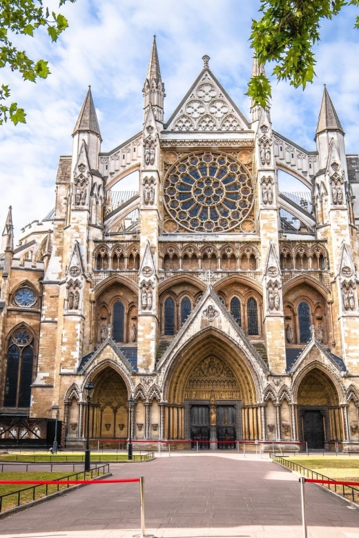 Skip-the-Line London Westminster Abbey Guided Tour in German - Westminster Abbey, but with German commentary and priority entry