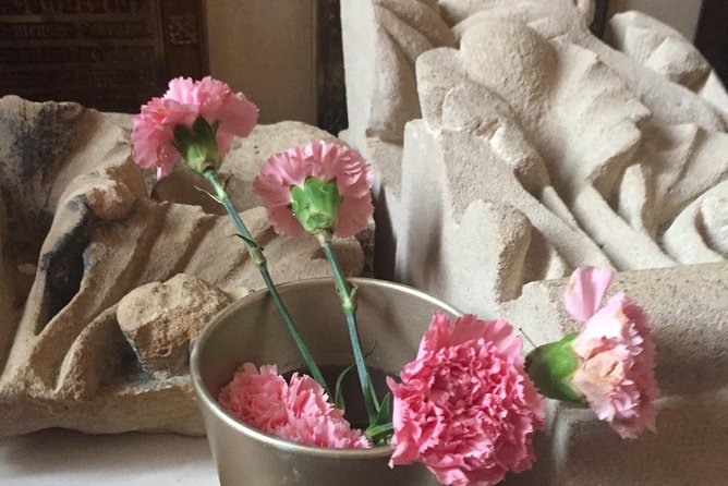 Small and Exclusive Oxford Highlights Tour - Clarendon Building and the Oxford entrance feel