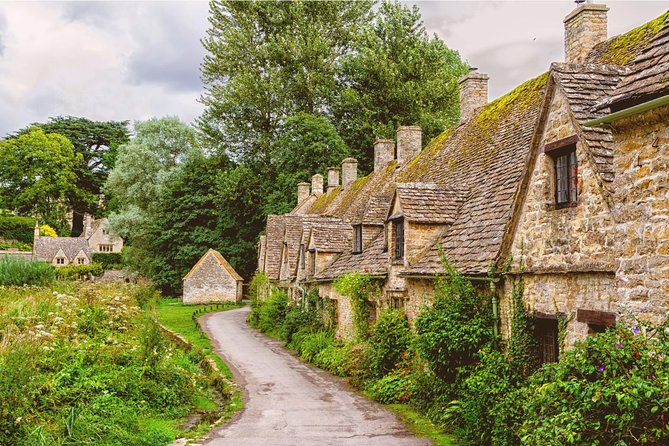 Small Group Cotswolds Villages, Stratford and Oxford Day Tour from London - London Pickup and the Ride in a Mercedes Minicoach