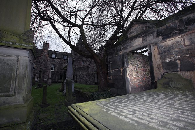 Small Group Edinburgh Underground Vaults & Graveyard Ghost Tour - Getting ready: shoes, warmth, and how to pace yourself