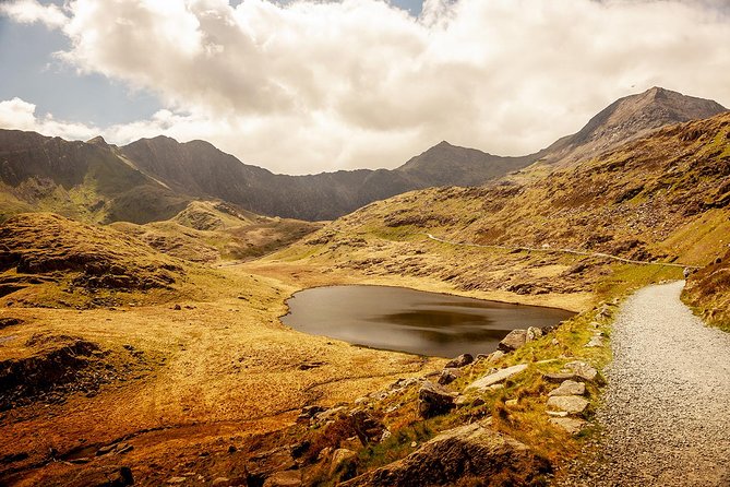 Snowdonia & Chester Day Tour from Manchester Including Admission - Mercedes Mini-Coach Logistics: Long Day, Smooth Ride, and No Room for Slouching