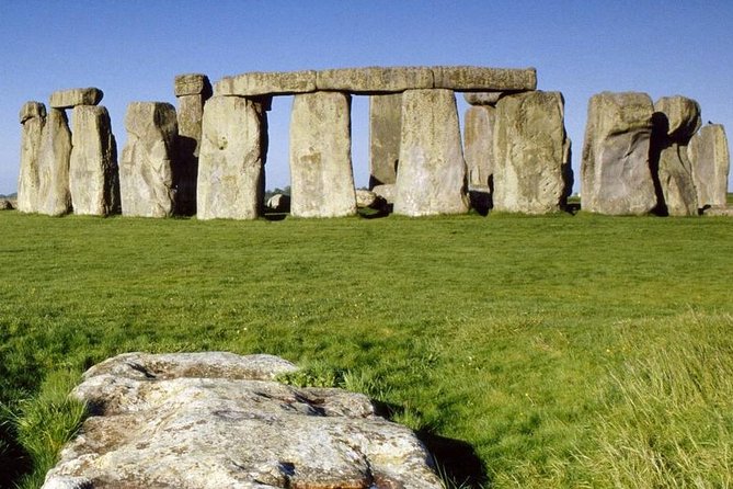Southampton Pre-Cruise Tour: London to Southampton via Stonehenge - Turning the London to Southampton transfer into a Stonehenge stop