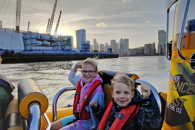 Speedboat 'Ultimate Tower Blast' from Tower Millennium Pier - 40 minutes - Music plus live commentary: fun with context, not just noise