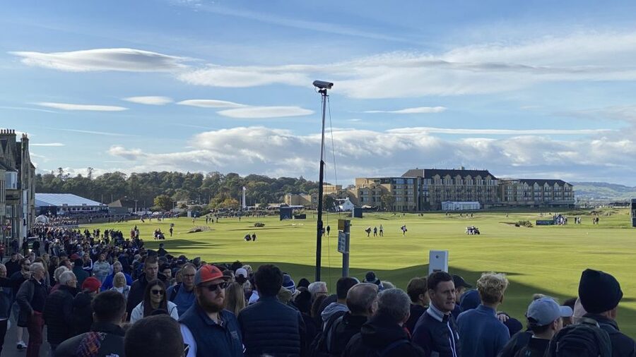 St Andrews: Golf Origins and Old Course History Tour - Finish at the Jigger Inn with a view over the 17th