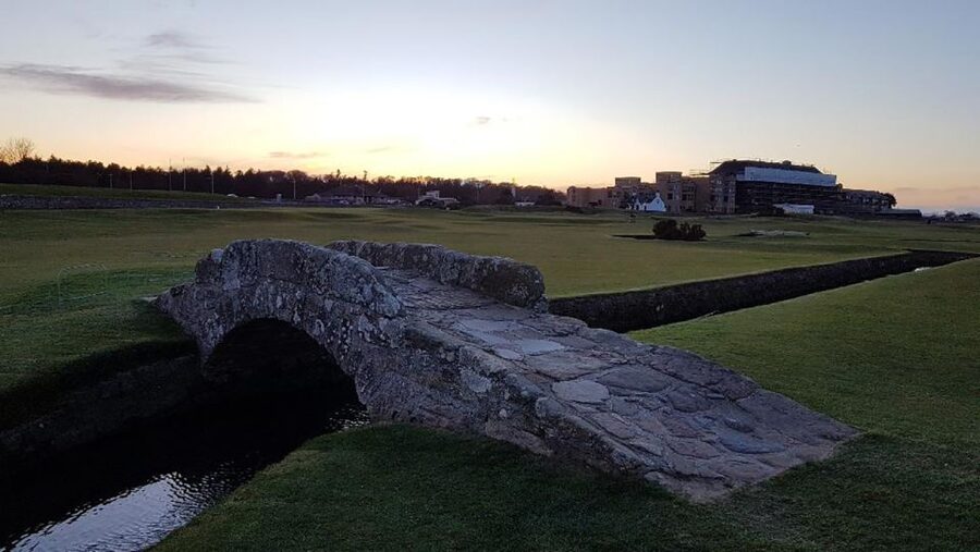 St Andrews: Golf Origins and Old Course History Tour - Price and value for a 75-minute Old Course history walk