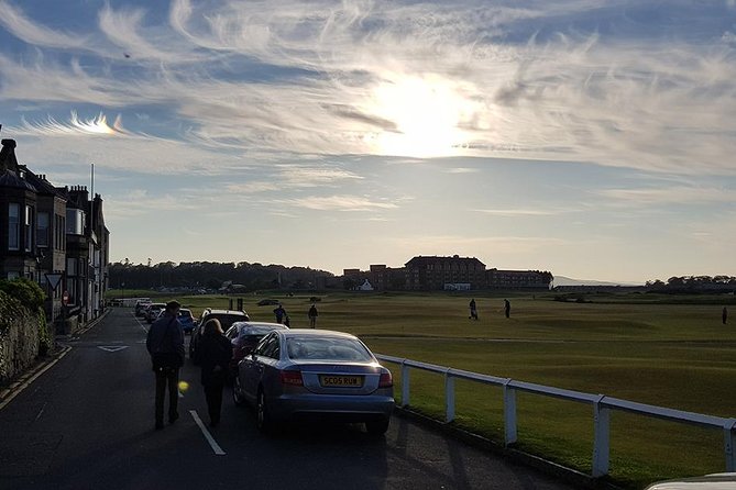 St Andrews Tours: Town, Golf and Old Course History - Walking the Old Course and crossing the 1st/18th fairway
