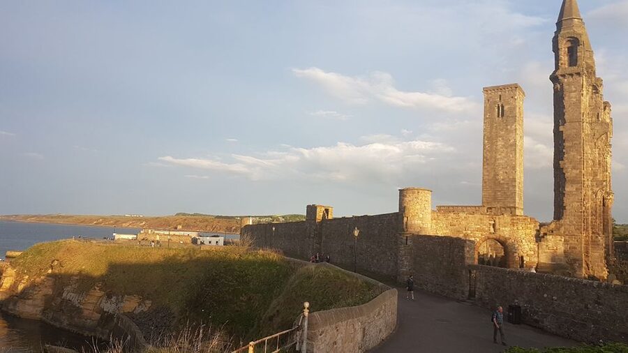 St Andrews: Town, Golf, and Old Course History Tour - Along the Scores, Victorian university buildings, and student housing details