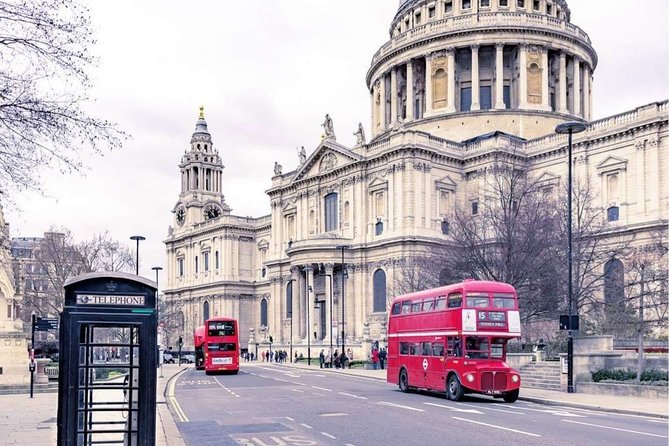 St Pauls Cathedral & Westminster Walking Tour - Horse Guards Parade and Whitehall, where photos meet power