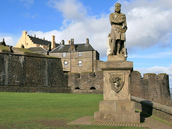 Stirling Castle and Whisky Very Small Group Tour from Edinburgh - From Waterloo Place to Scottish history, in one shot