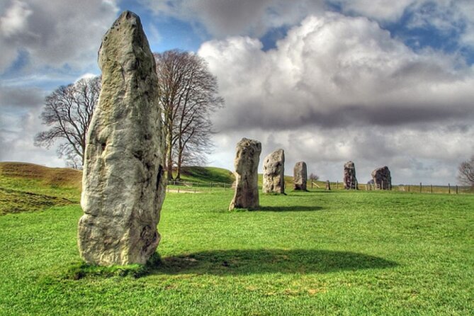 Stonehenge and The Stone Circles of Avebury Day Trip from London - Who you travel with: live road storytelling and guide styles