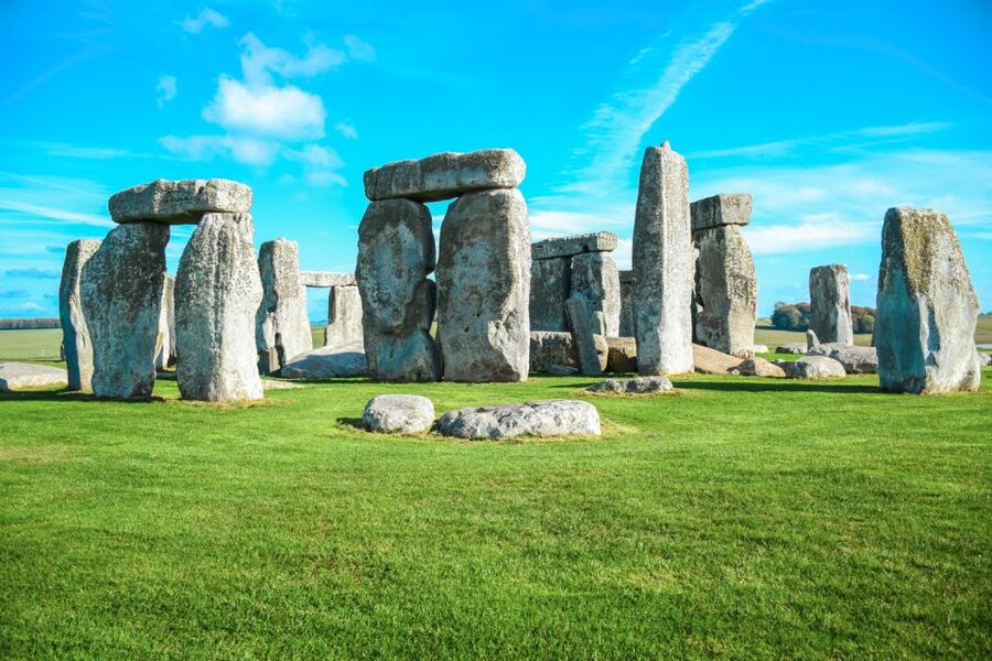 Stonehenge & Bath: Full-Day Coach Tour from London - Stonehenge: using your 105 minutes without rushing