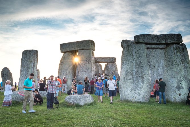 Stonehenge Half-Day Tour from London with Admission - On the road: air-conditioned comfort, plus driver commentary