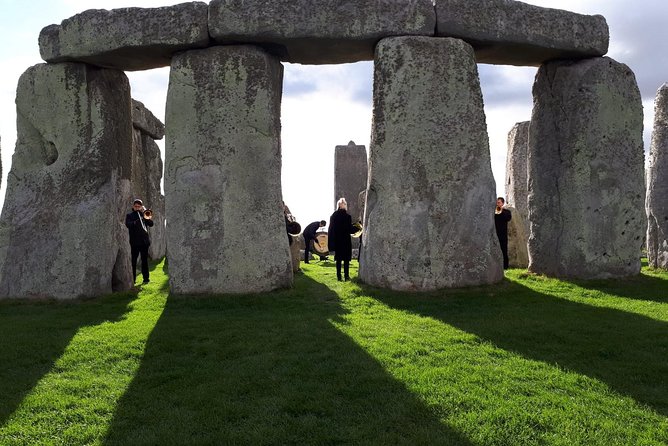 Stonehenge Inner Circle Private Tour from London with Bath Visit - FAQ