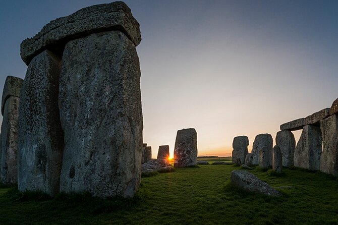 Stonehenge Special Access Guided Evening Tour from London - Why evening Stonehenge is a different animal